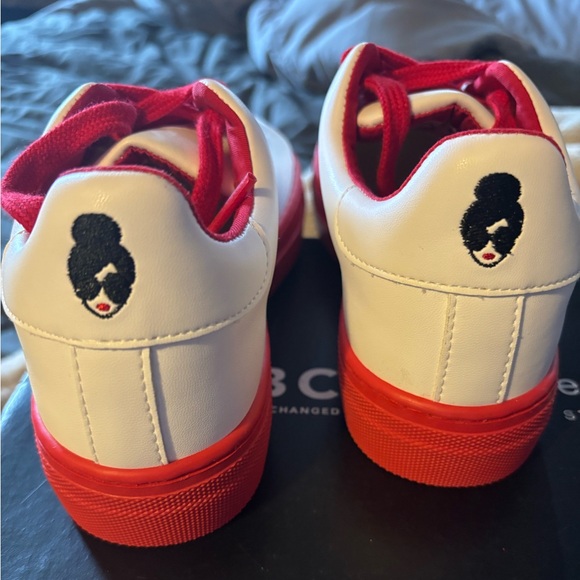 NIB Alice and Olivia Thea Sneaker - Picture 3 of 8